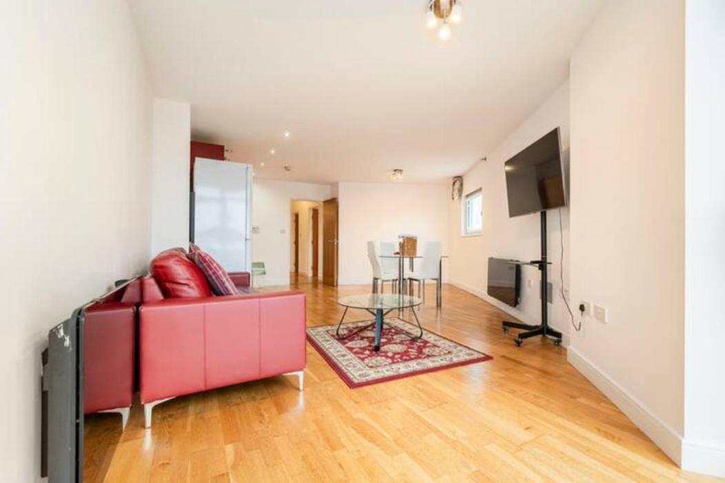 Cardiff City Apartment 2 ภายนอก รูปภาพ