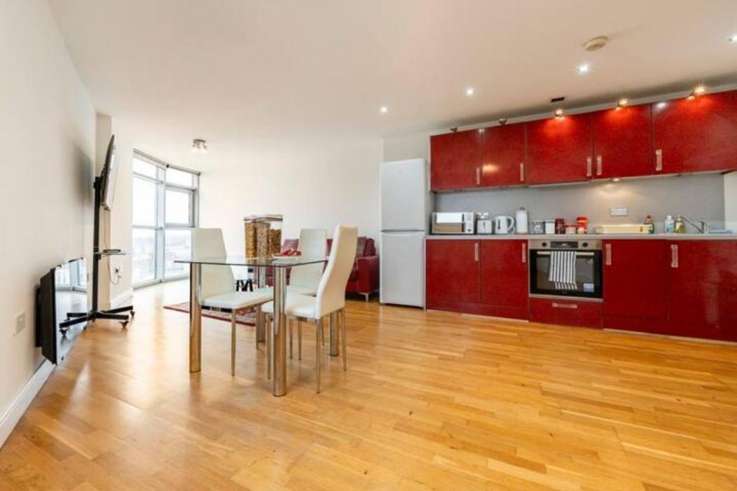 Cardiff City Apartment 2 ภายนอก รูปภาพ