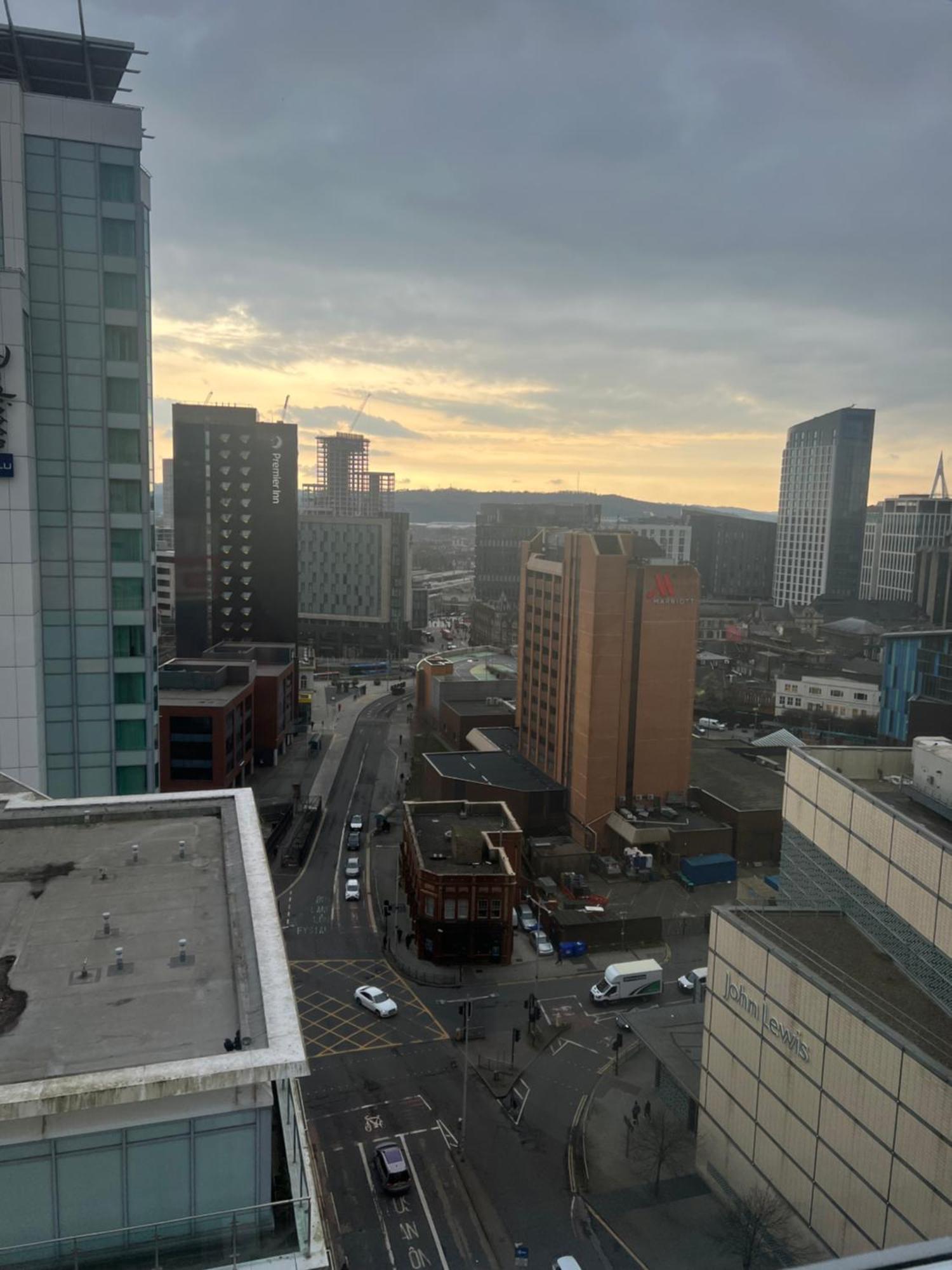 Cardiff City Apartment 2 ภายนอก รูปภาพ